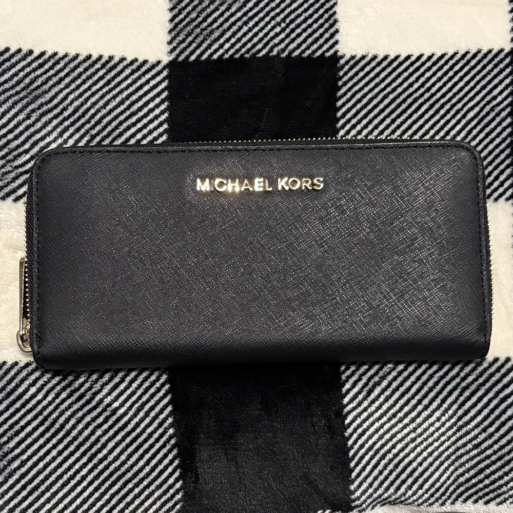 Michael Kors Black Continental Zip Wallet